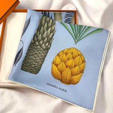 HERMÈS Carré 90 Silk Scarf